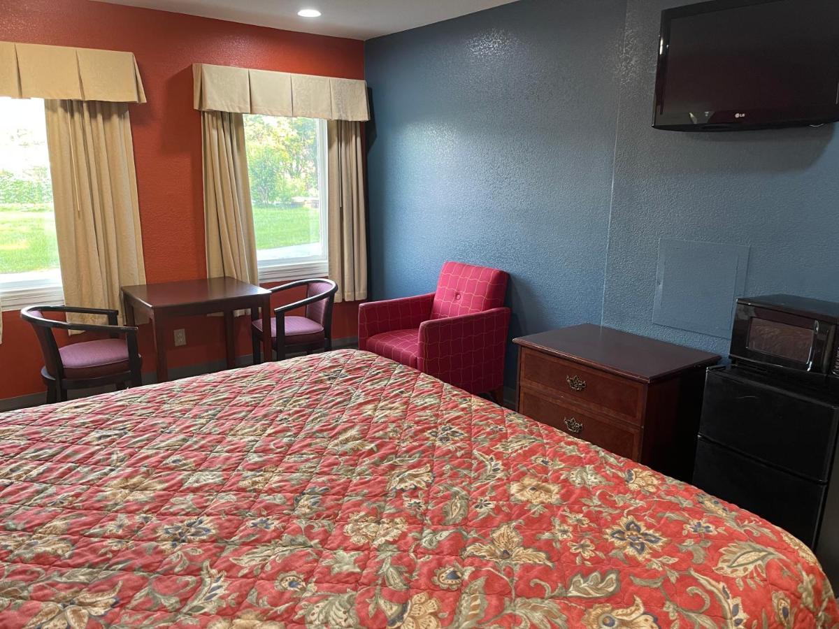 Kenwood Court Motel ウィルソン エクステリア 写真