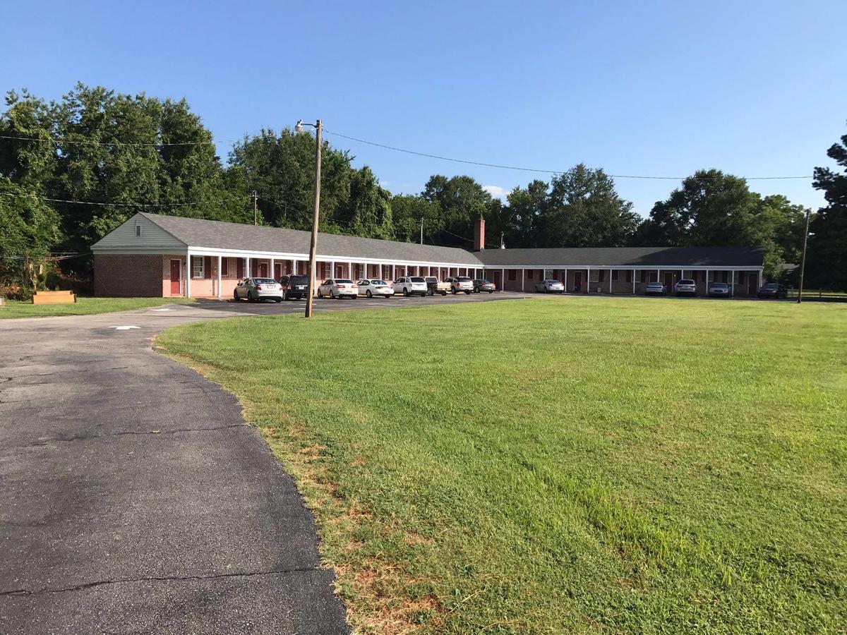 Kenwood Court Motel ウィルソン エクステリア 写真